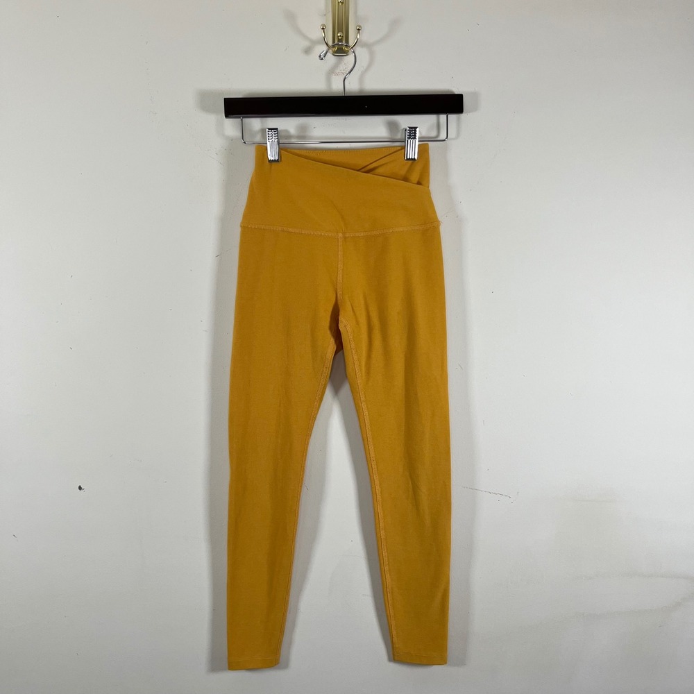 Beyond Yoga Cross Over Waist Yellow Capri Leggings Women's XS Bohemian